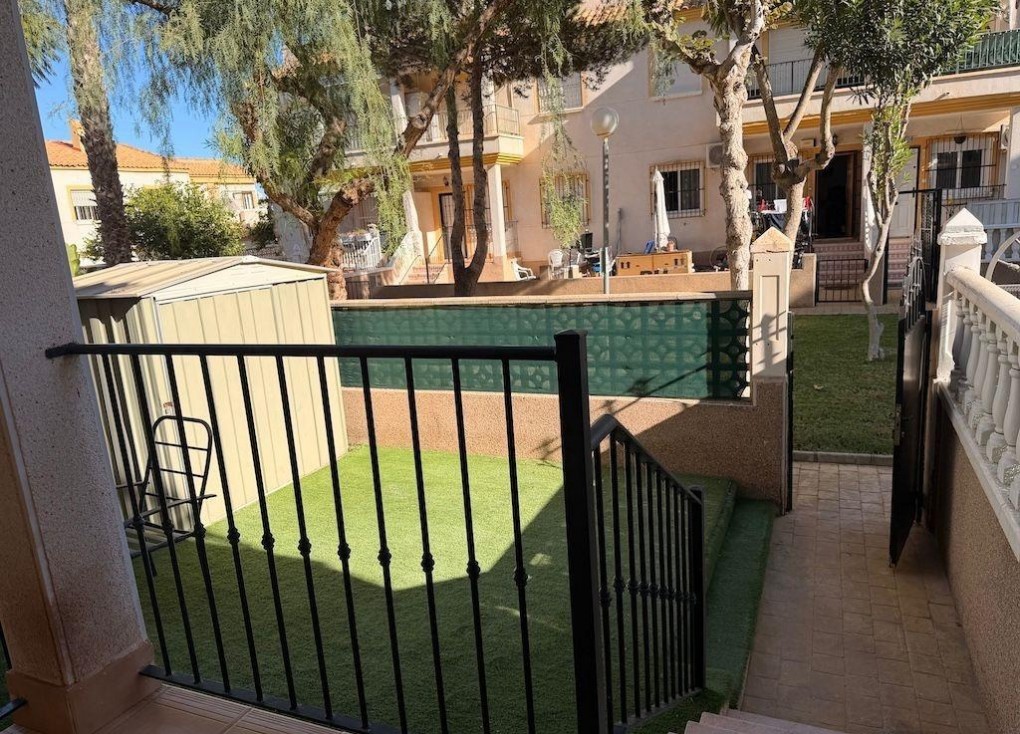Resale - Bungalow - Orihuela Costa - Villamartín
