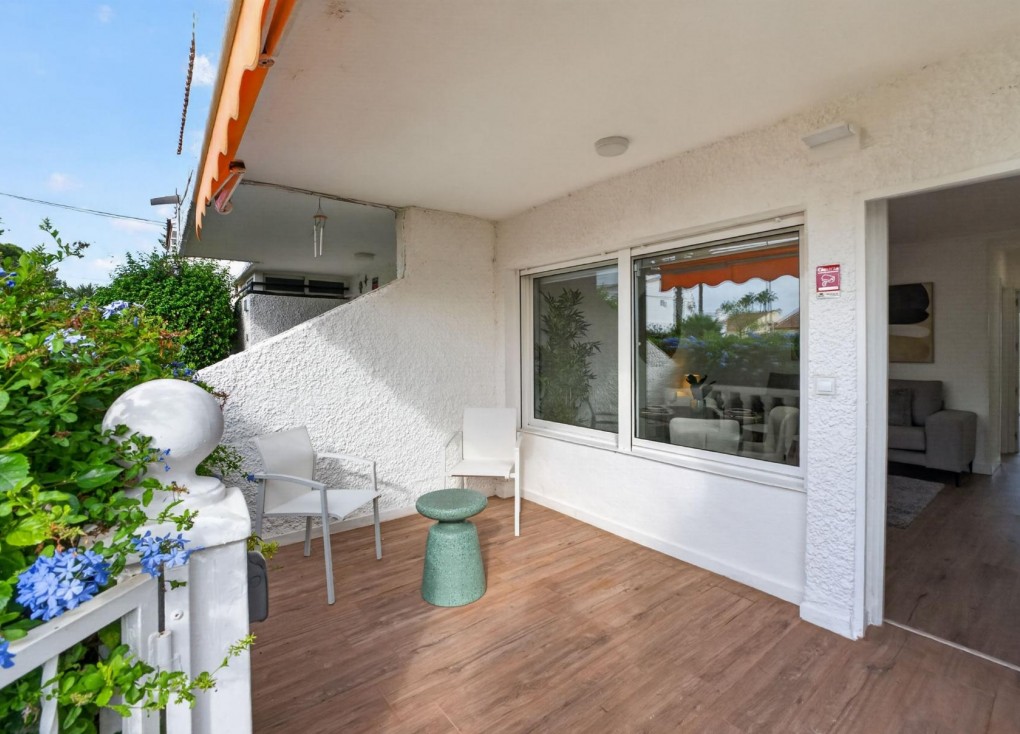 Resale - Bungalow - Orihuela Costa - Villamartín