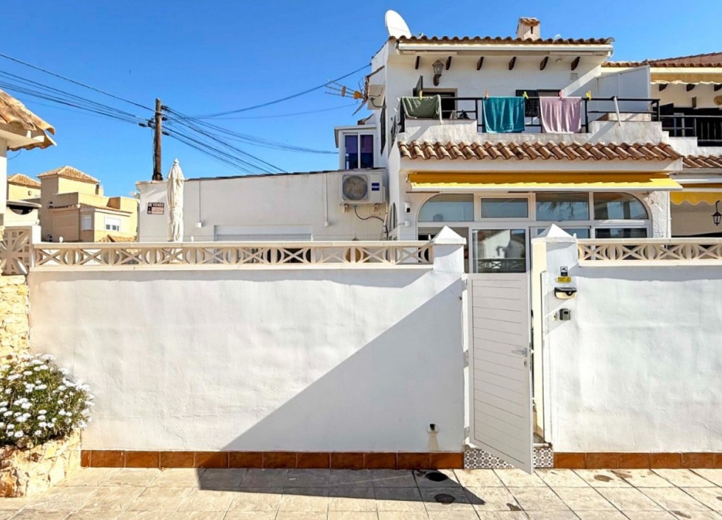 Resale - Bungalow - Torrevieja - LA MATA