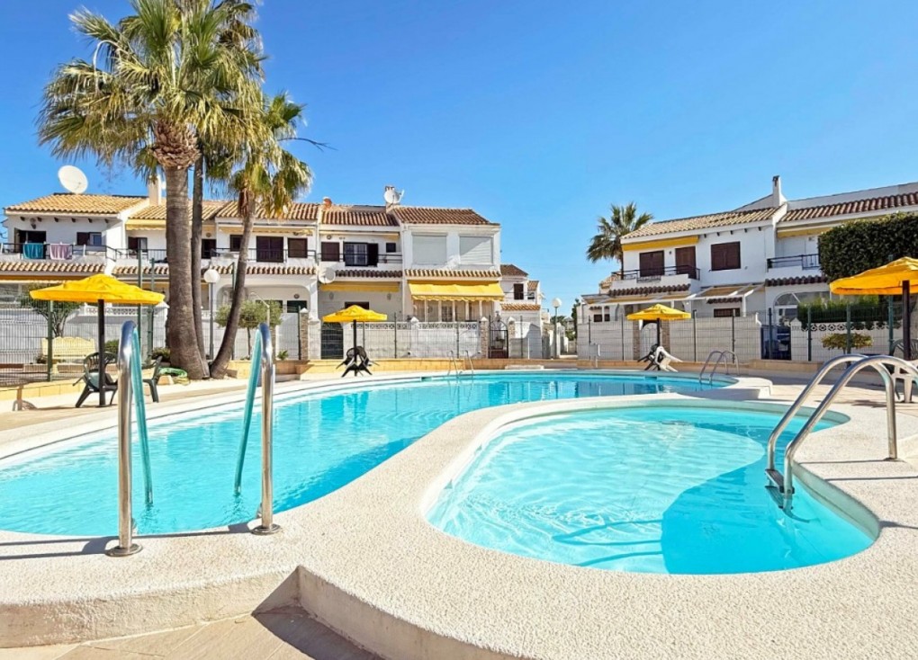 Resale - Bungalow - Torrevieja - LA MATA