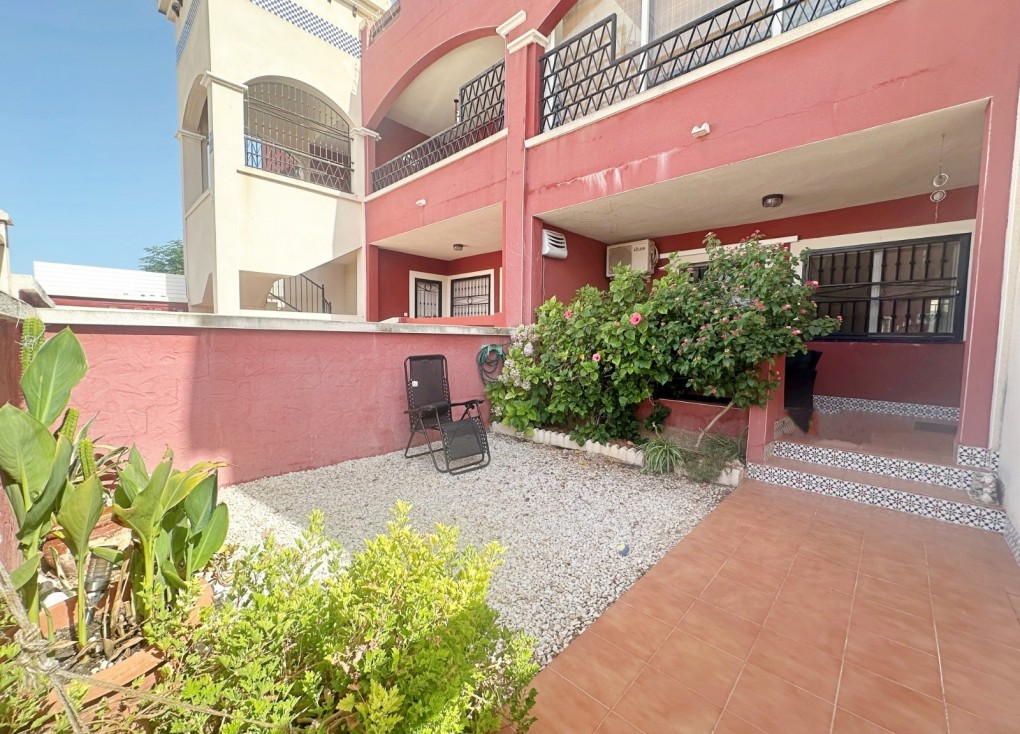 Resale - Bungalow - Torrevieja