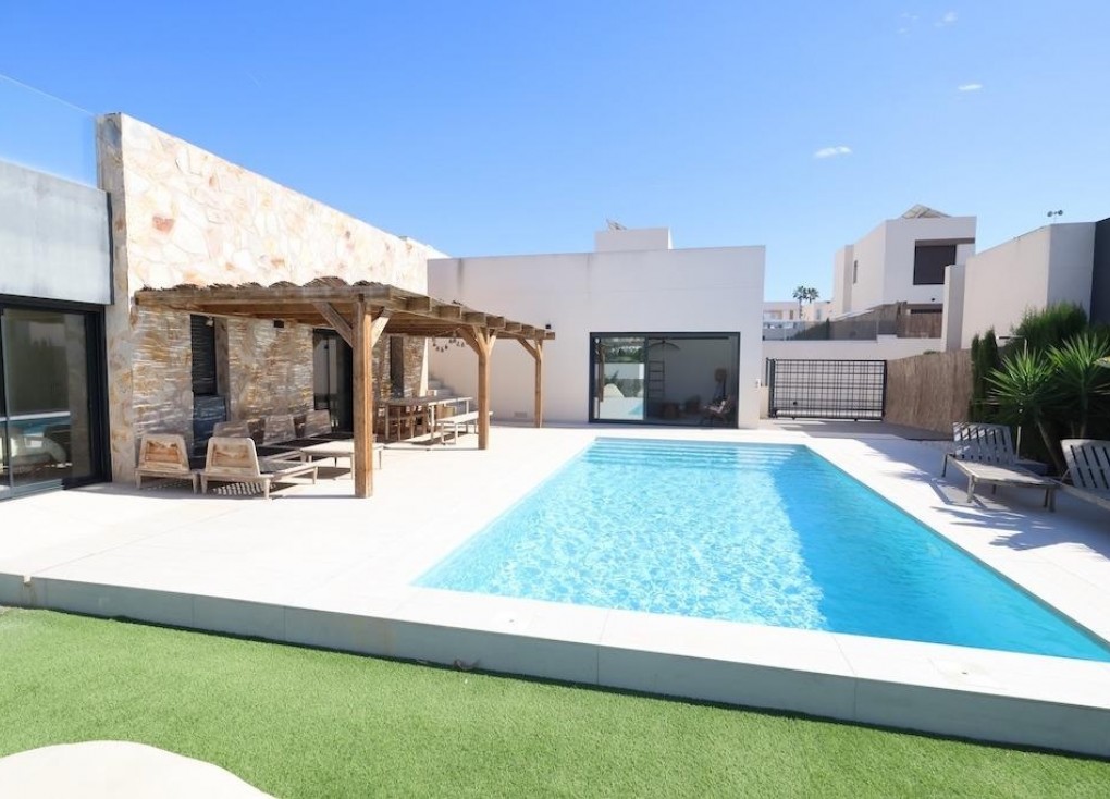 Resale - Chalet - Algorfa - Comunidad valenciana