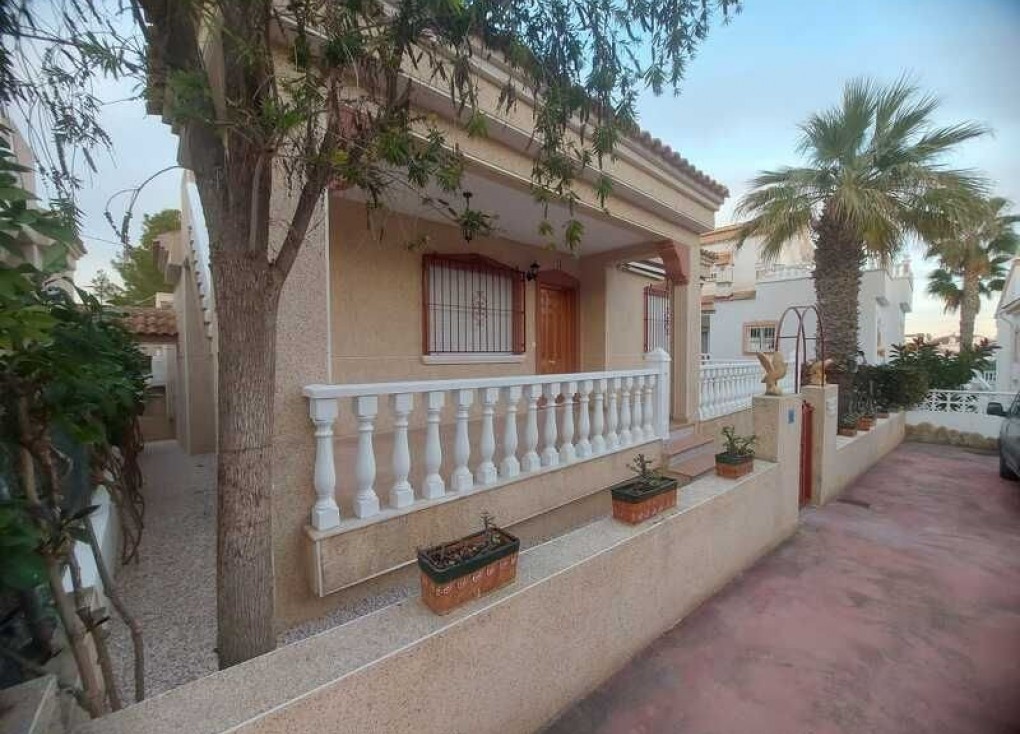 Resale - Chalet - Algorfa