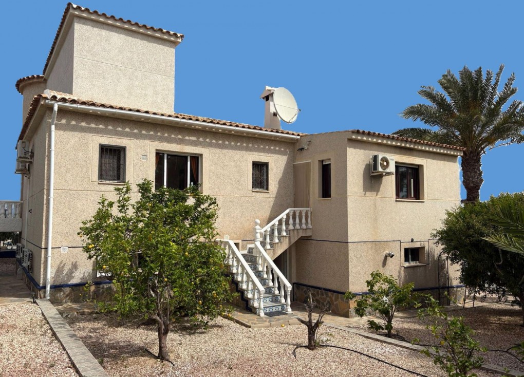 Resale - Chalet - Algorfa