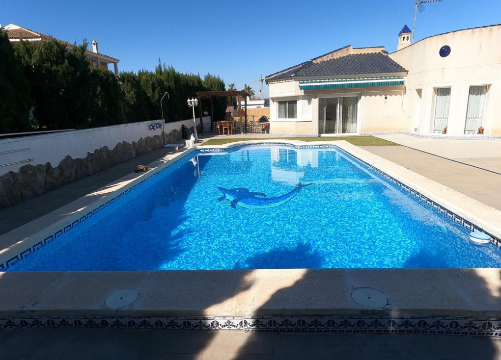 Resale - Chalet - Algorfa