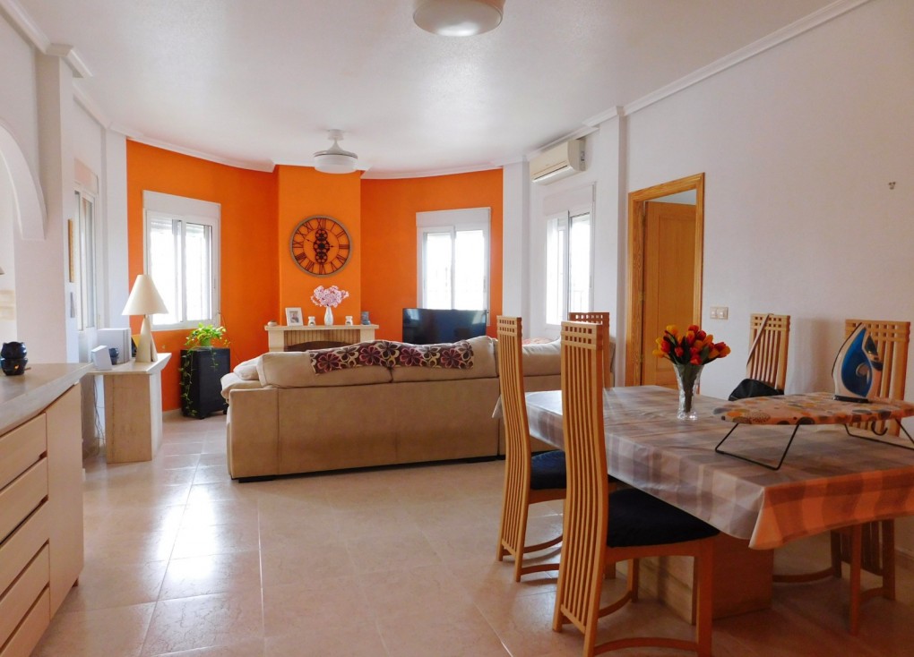 Resale - Chalet - Bigastro