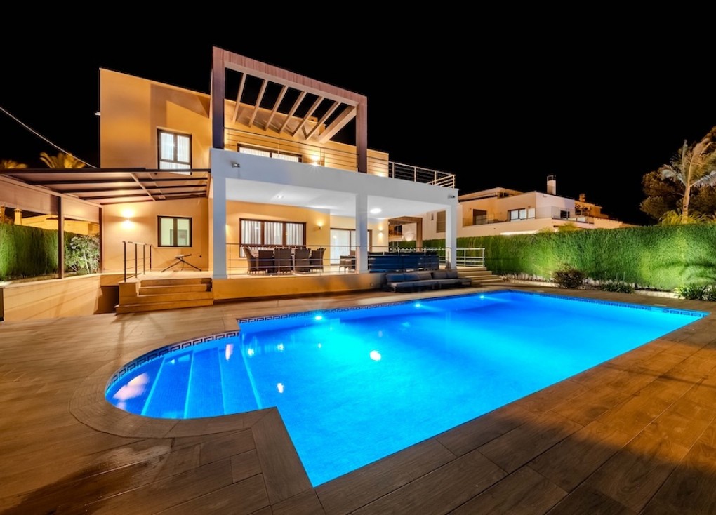 Resale - Chalet - Cabo Roig