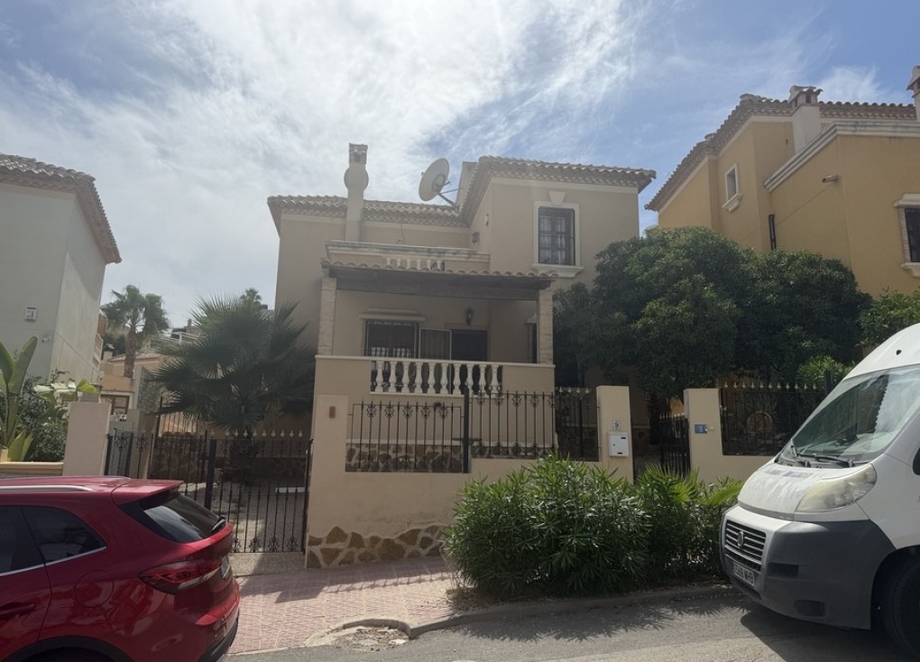 Resale - Chalet - Ciudad quesada
