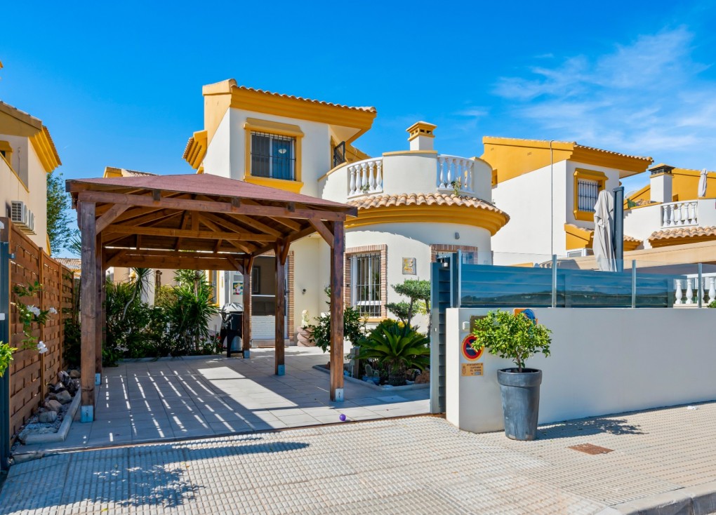 Resale - Chalet - El Raso - Guardamar del Segura