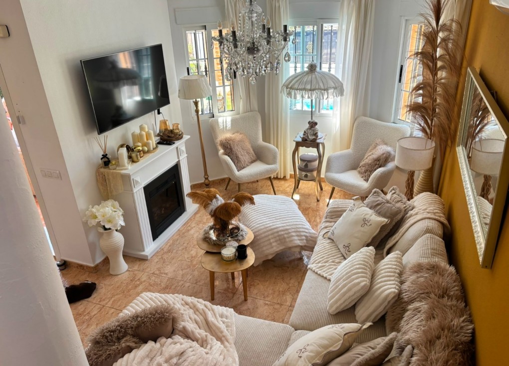 Resale - Chalet - El Raso - Guardamar del Segura
