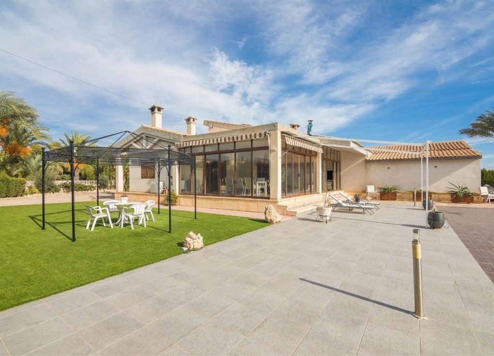 Resale - Chalet - Elche