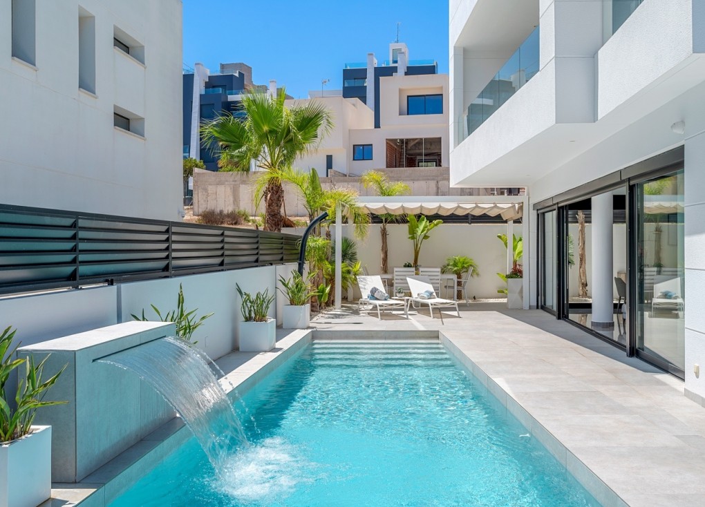 Resale - Chalet - Guardamar del Segura