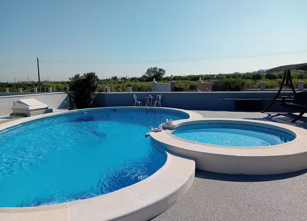 Resale - Chalet - Jacarilla