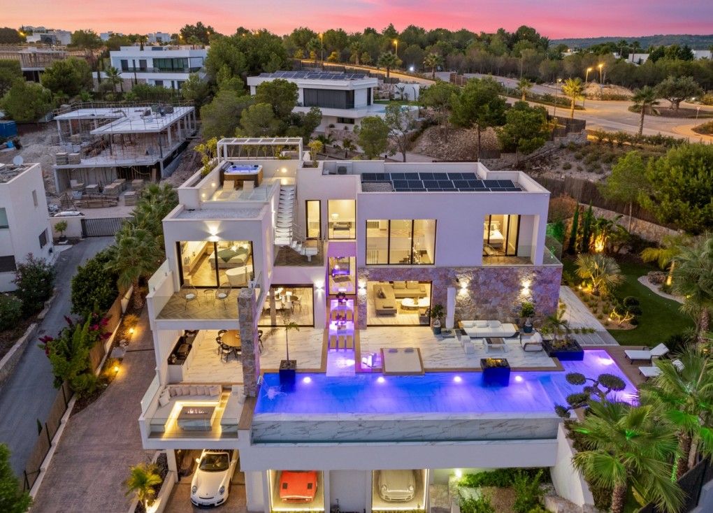 Resale - Chalet - Las Colinas