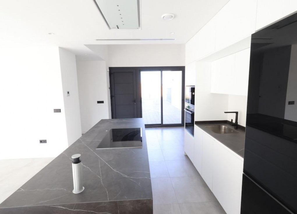 Resale - Chalet - Los Alcazares