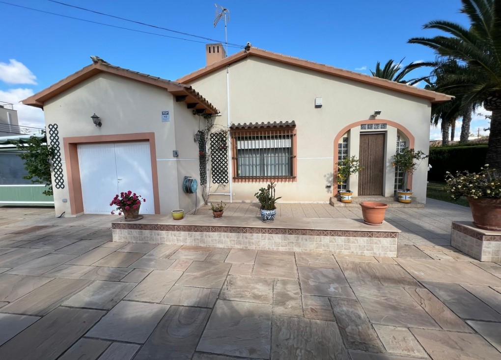 Resale - Chalet - Orihuela - Cabo Roig