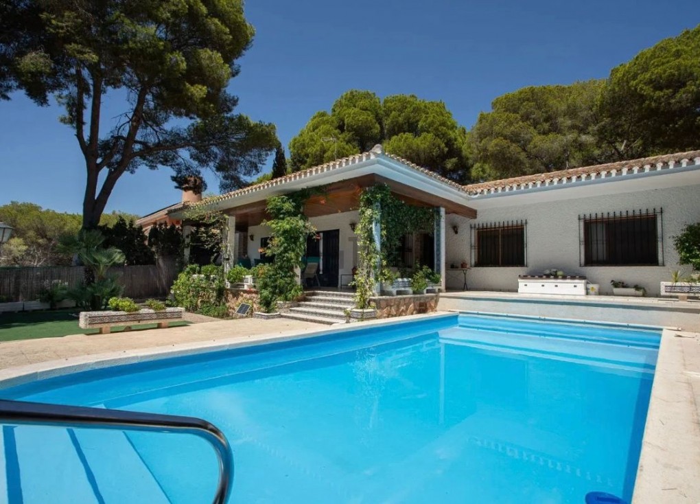Resale - Chalet - Orihuela - Campoamor