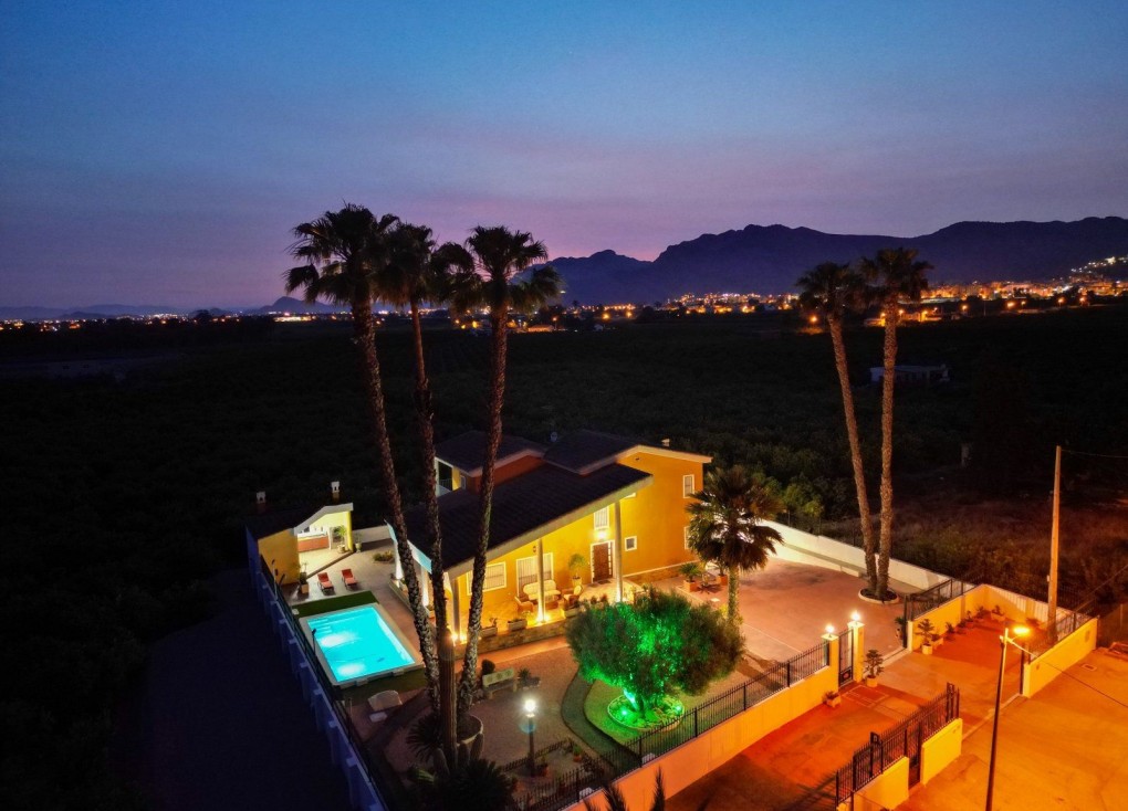 Resale - Chalet - Orihuela - Correntías Medias