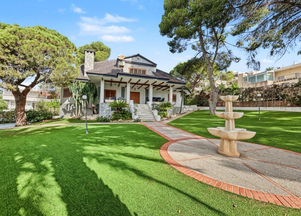 Resale - Chalet - Orihuela Costa - Campoamor