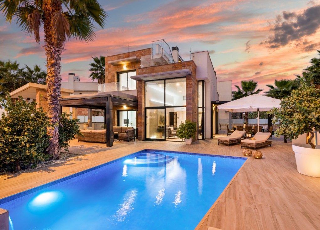 Resale - Chalet - Orihuela Costa - Lomas de Cabo Roig