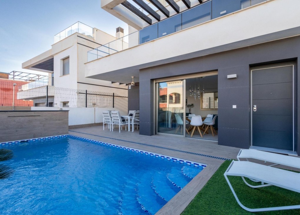 Resale - Chalet - Orihuela Costa - Los Altos