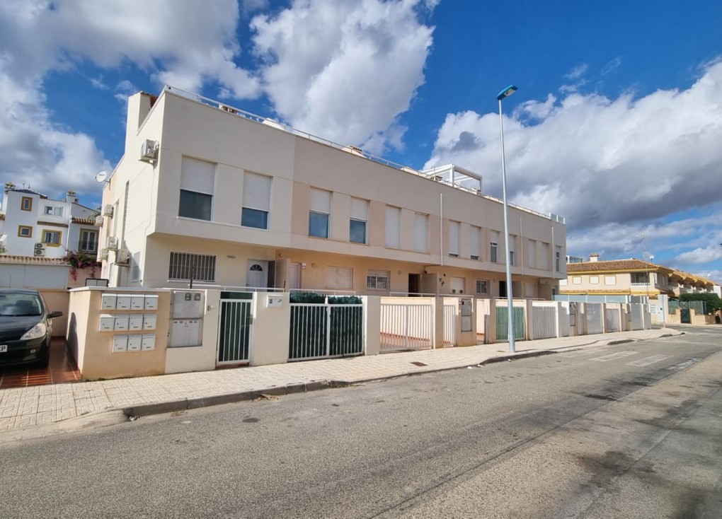 Resale - Chalet - Orihuela Costa - Los Dolses