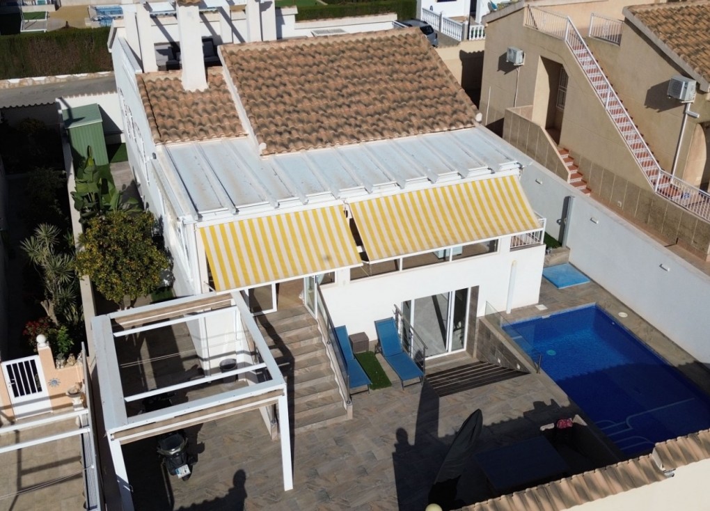 Resale - Chalet - Orihuela Costa - Los Dolses