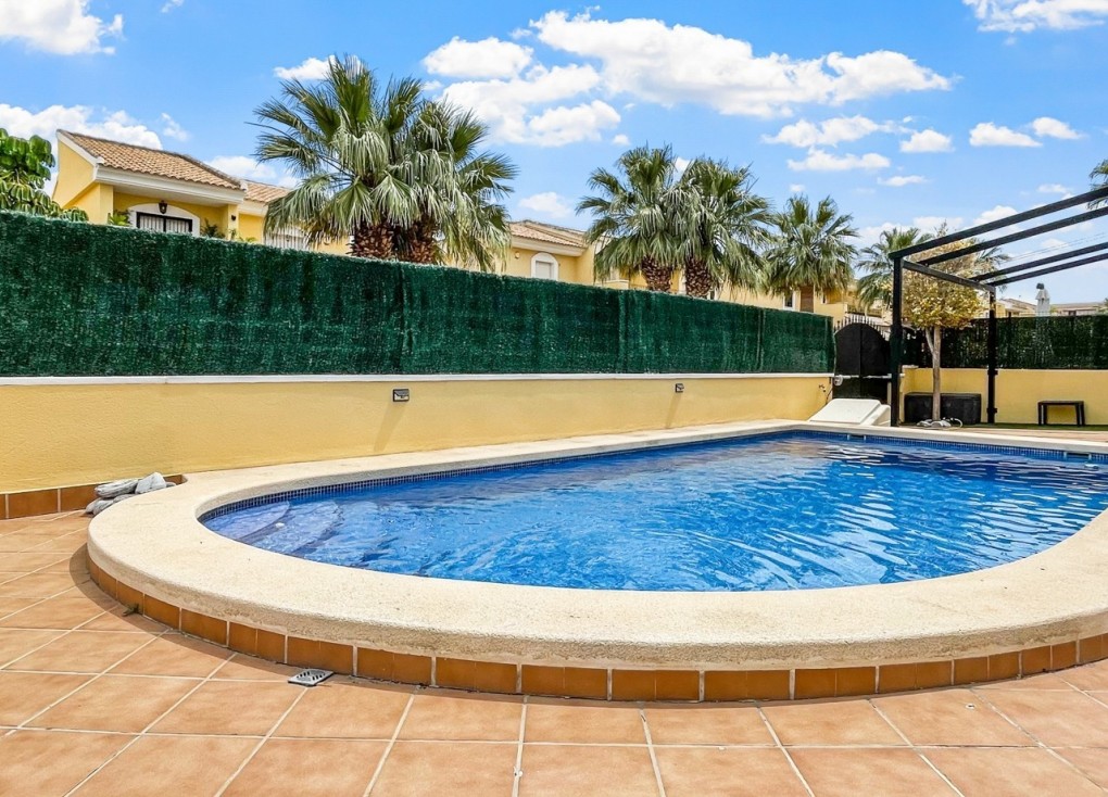 Resale - Chalet - Orihuela Costa - Los Dolses