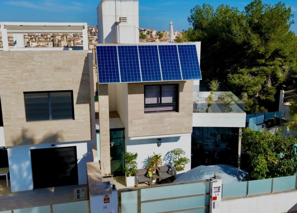 Resale - Chalet - Orihuela Costa - Villamartín