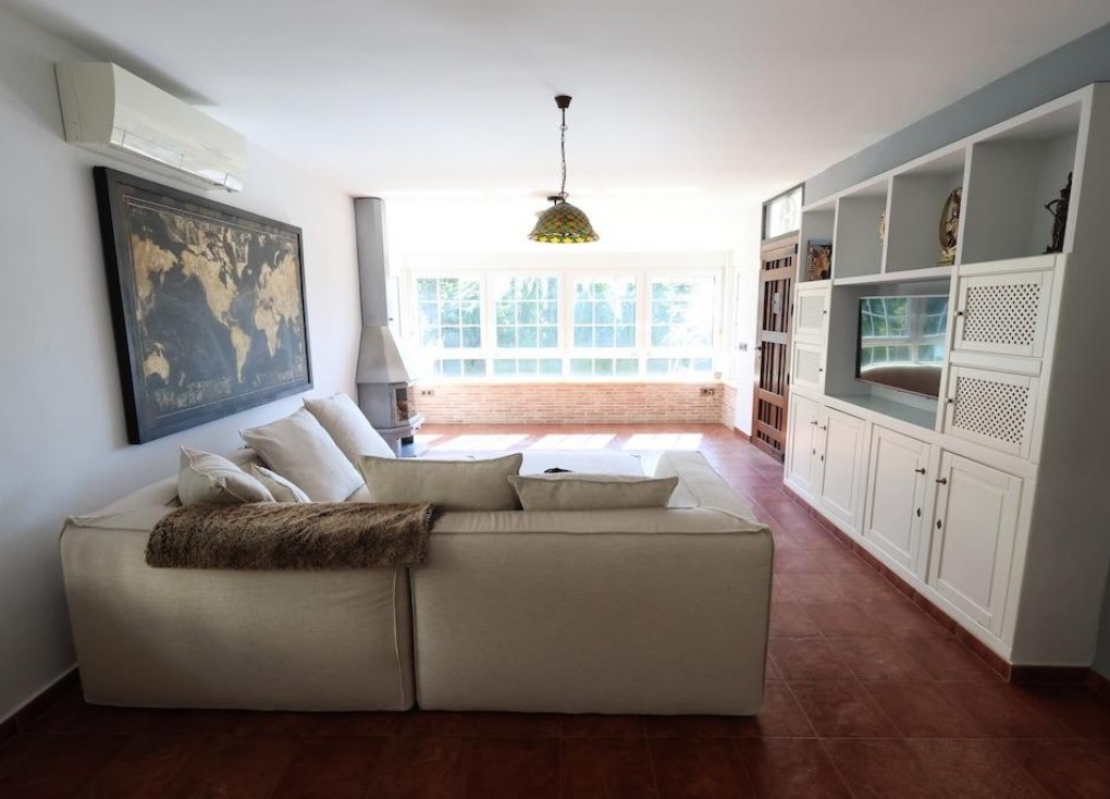 Resale - Chalet - Orihuela Costa - Villamartín