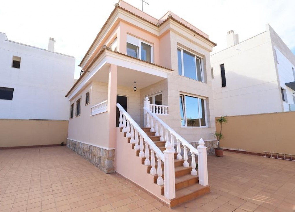 Resale - Chalet - Orihuela Costa - Villamartín
