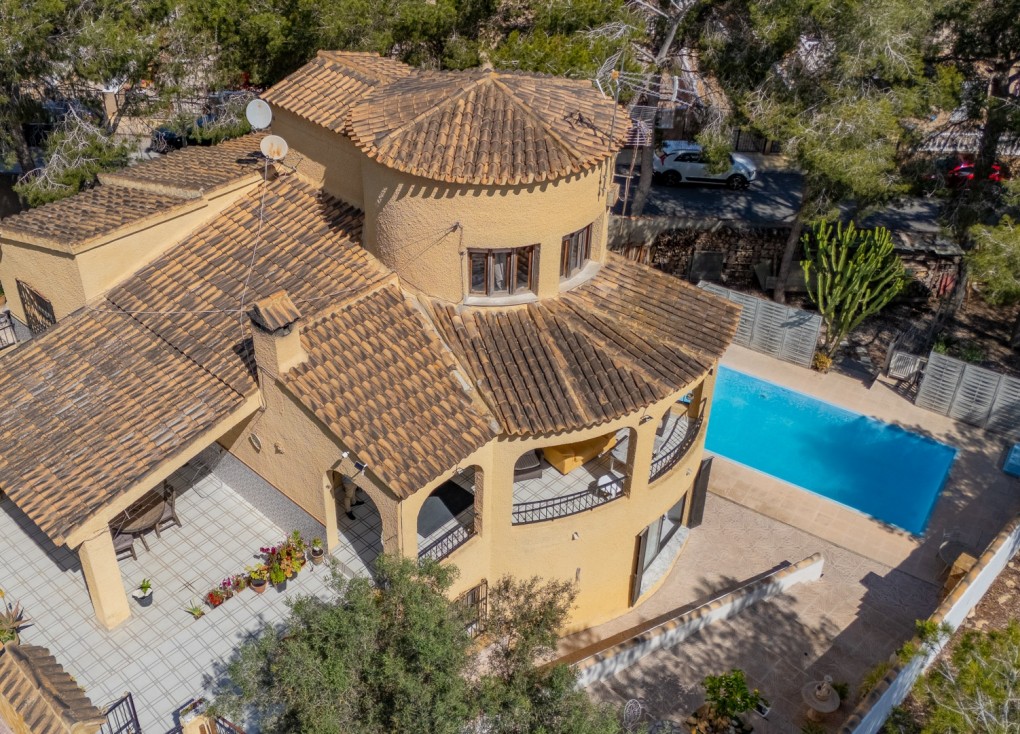 Resale - Chalet - Orihuela Costa - Villamartín