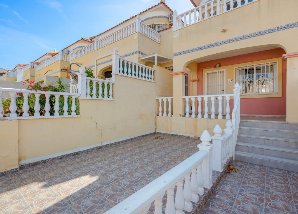 Resale - Chalet - Orihuela Costa - Villamartín