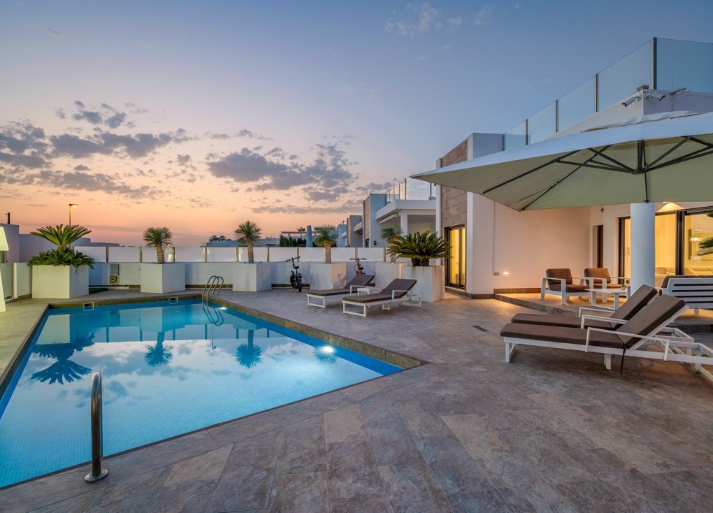 Resale - Chalet - Orihuela Costa - Villamartín