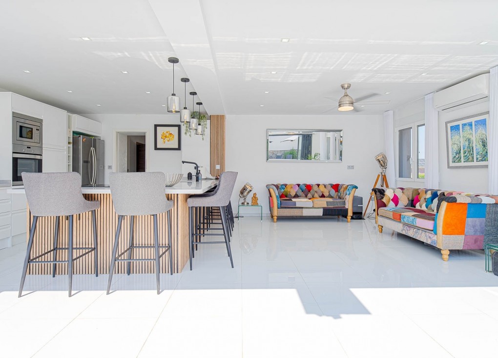Resale - Chalet - Orihuela Costa - Villamartín