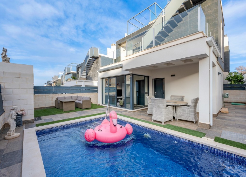 Resale - Chalet - Orihuela Costa