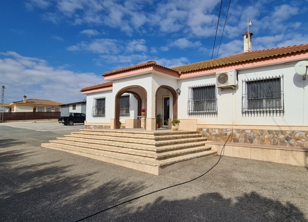 Resale - Chalet - Orihuela - La Matanza