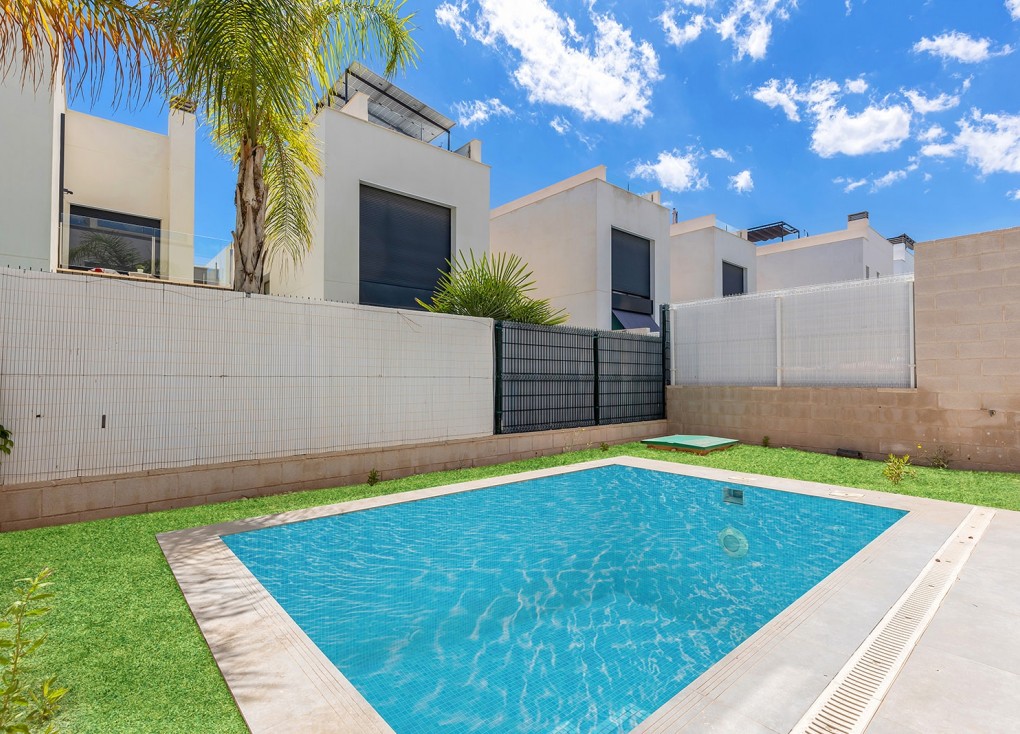 Resale - Chalet - Orihuela - Orihuela Costa
