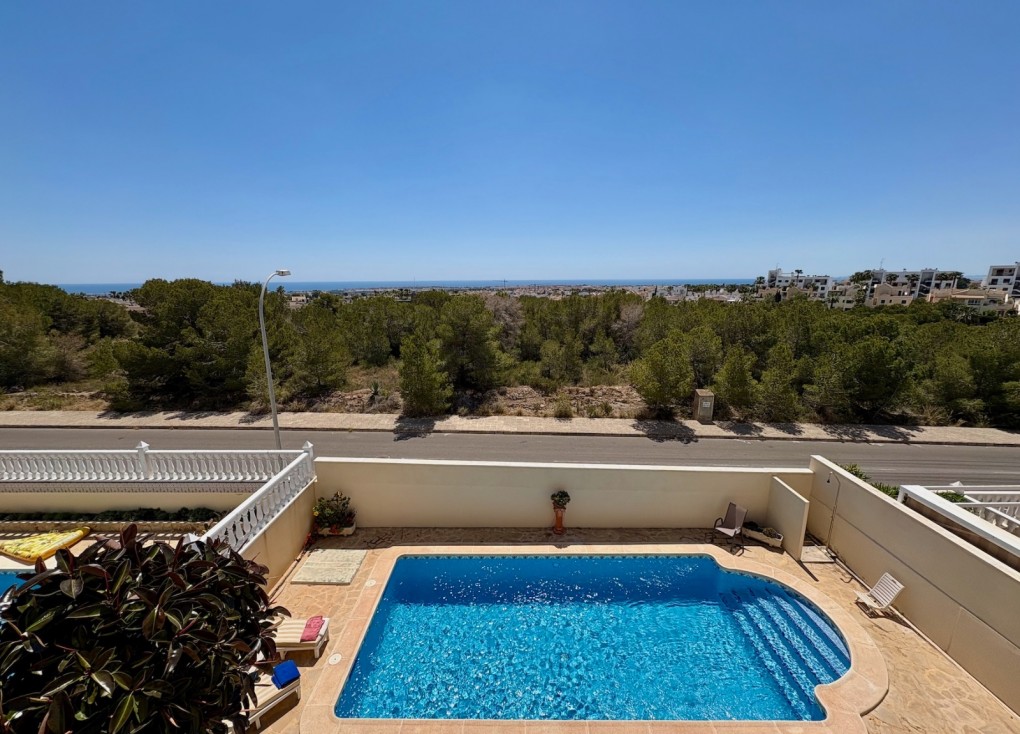Resale - Chalet - Orihuela - Villamartín