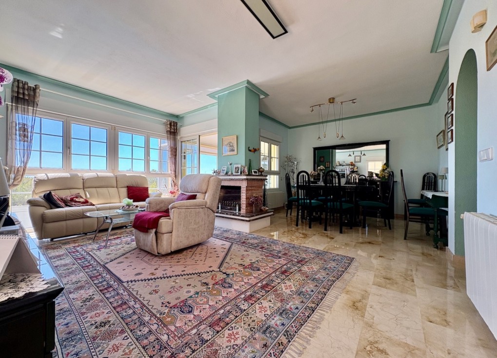 Resale - Chalet - Orihuela - Villamartín