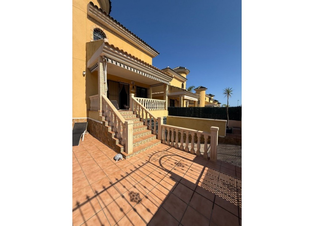 Resale - Chalet - Orihuela - Villamartín