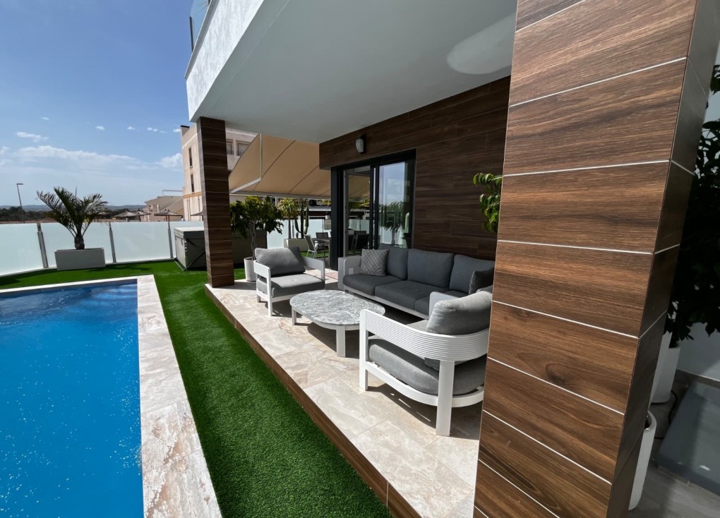 Resale - Chalet - Orihuela - Vistabella Golf