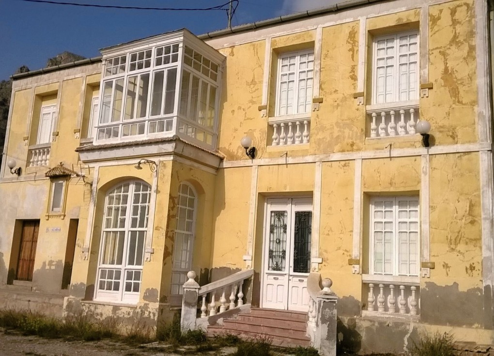Resale - Chalet - Orihuela