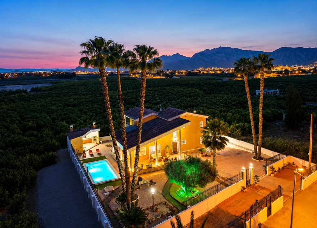 Resale - Chalet - Orihuela
