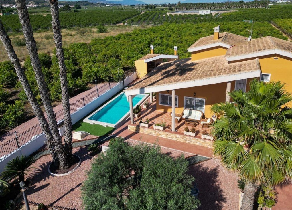 Resale - Chalet - Orihuela