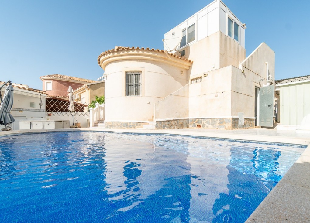 Resale - Chalet - Pilar de la Horadada - Pinar de Campoverde