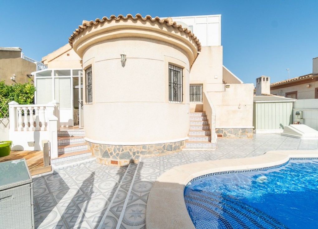 Resale - Chalet - Pilar de la Horadada - Pinar de Campoverde