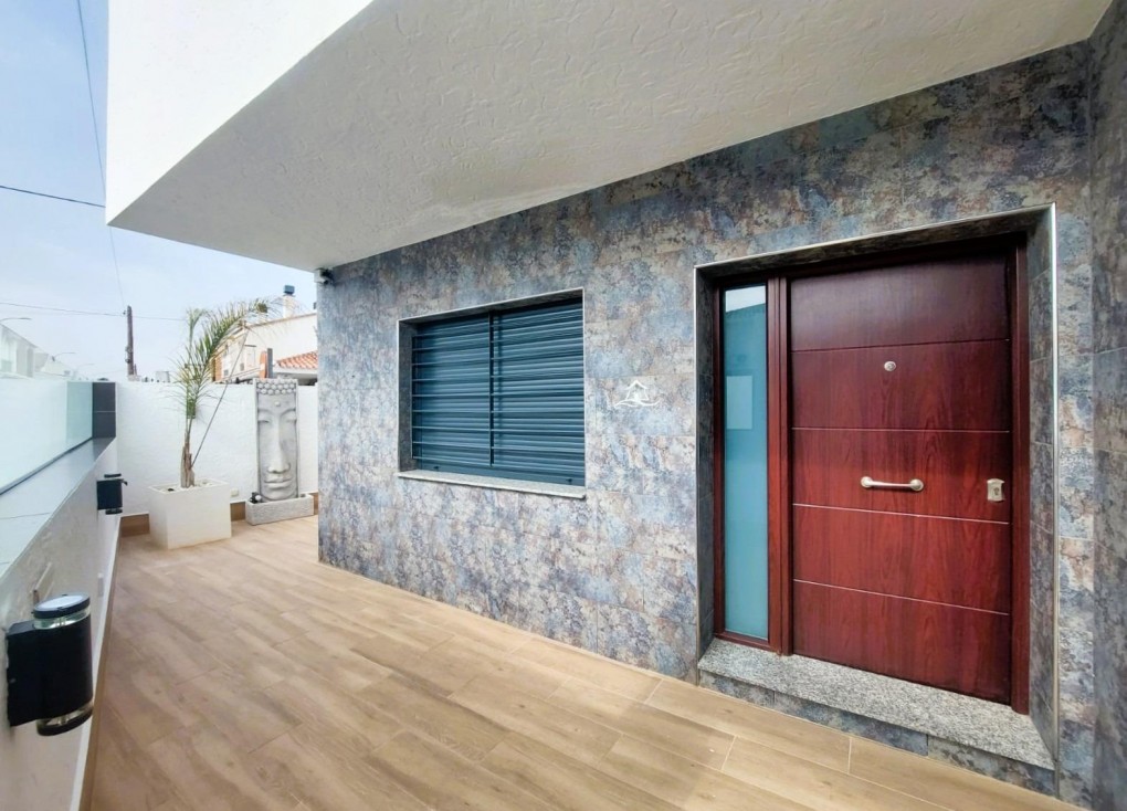 Resale - Chalet - Pilar de la Horadada - TORRE DE LA HORADADA