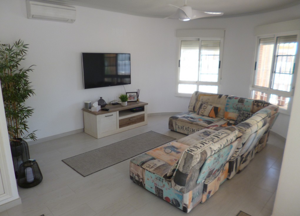 Resale - Chalet - Pilar de la Horadada