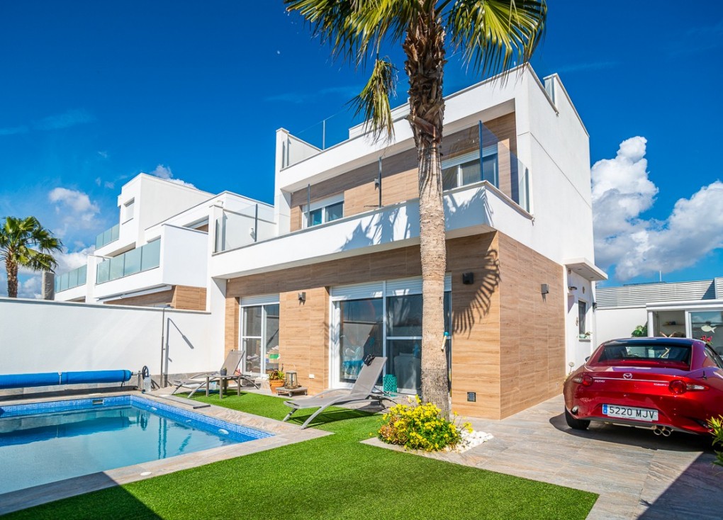 Resale - Chalet - Pilar de la Horadada